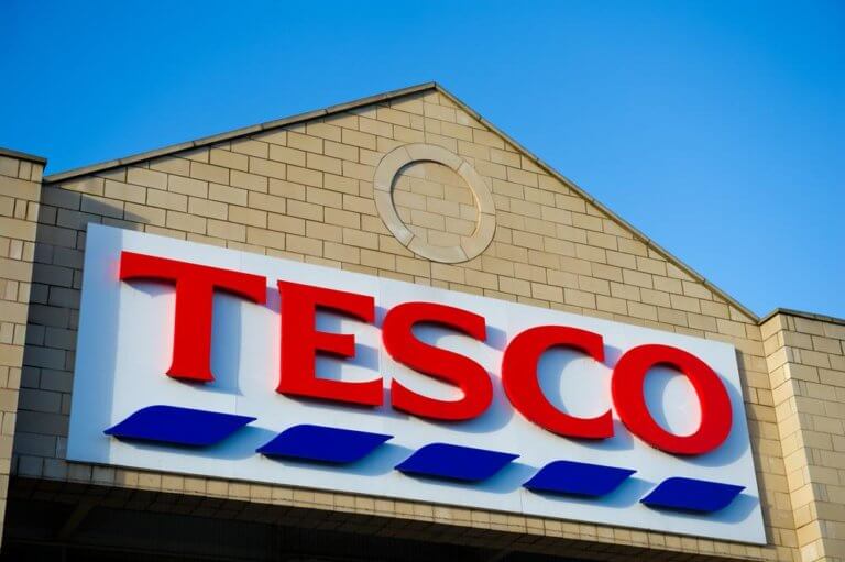 UK retail giant slumps after profit warning