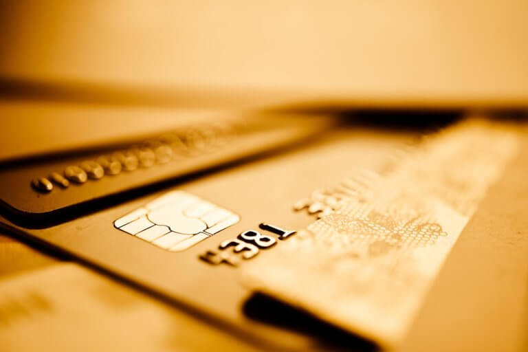 Cashless Payment Overtakes Notes and Coins
