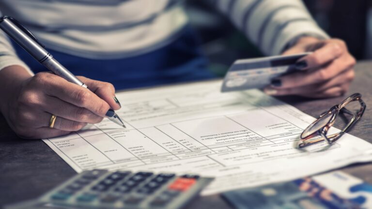 Navigating Regulatory Change Management as a Financial Advisor