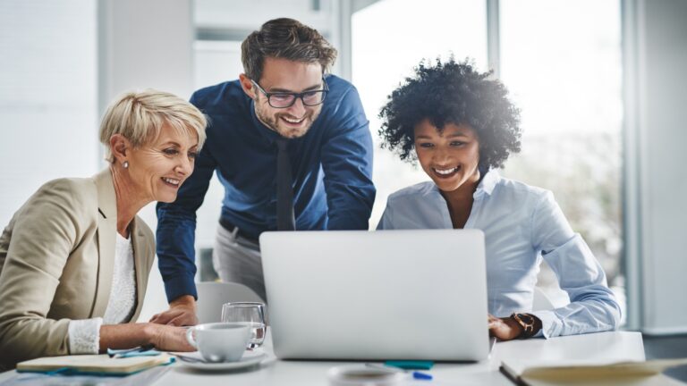 How Compliance Training Platforms Simplify Regulatory Education