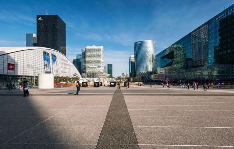 France Falls Short of EU Deficit Target