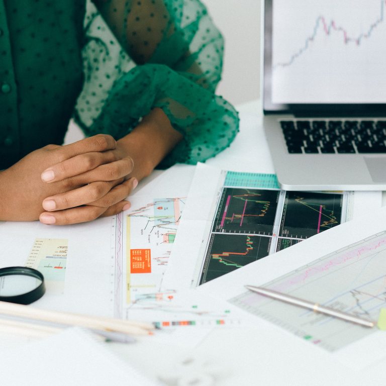 5 Skills, Qualities, and Qualifications You’ll Need to Become a Successful Broker