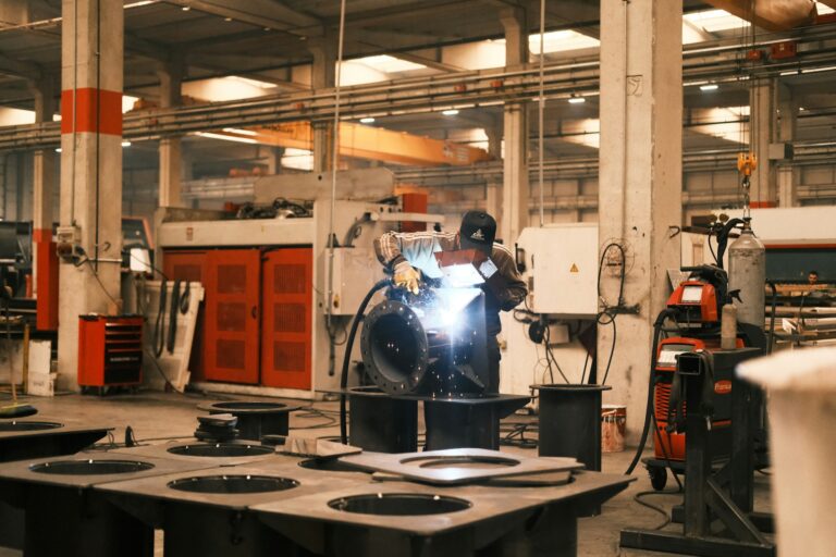 How Small Businesses Can Compete with Larger Manufacturers