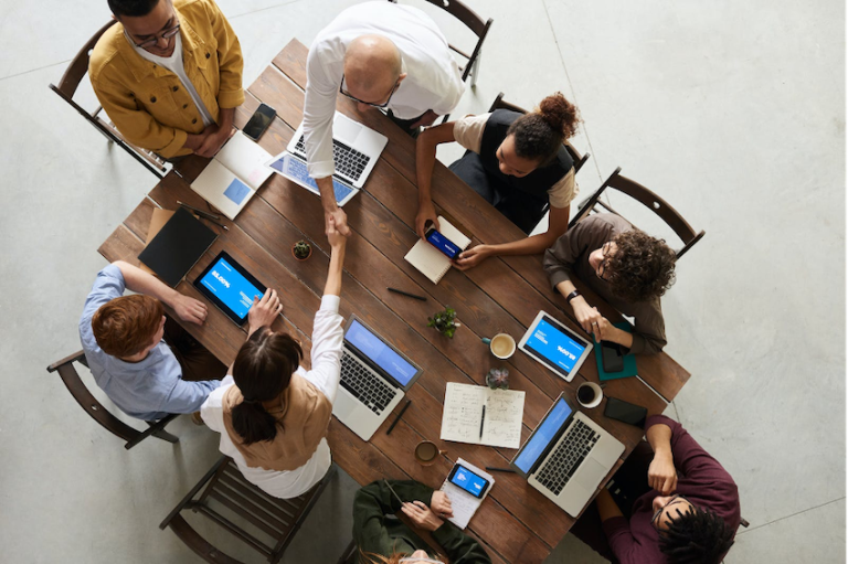 Pros and Cons of Bootstrapping Your Business vs. Raising Capital